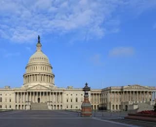 Three More Republicans Break Ranks to Back War Powers Resolution as Midterm Fears Grow